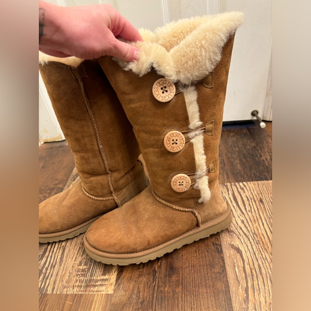 UGG Bailey Button boots